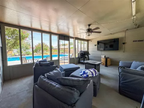 Exterior - 703 N Avenue E, Haskell, TX 79521 photo 5 of 11