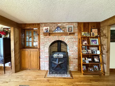 Living - 703 N Avenue E, Haskell, TX 79521 photo 2 of 4
