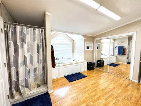 Bath - 703 N Avenue E, Haskell, TX 79521 photo 3 of 7