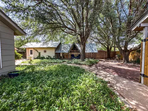 Exterior - 703 N Avenue E, Haskell, TX 79521 photo 3 of 11