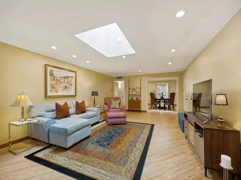 6230 Bandera Ave #C, Dallas, TX 75225