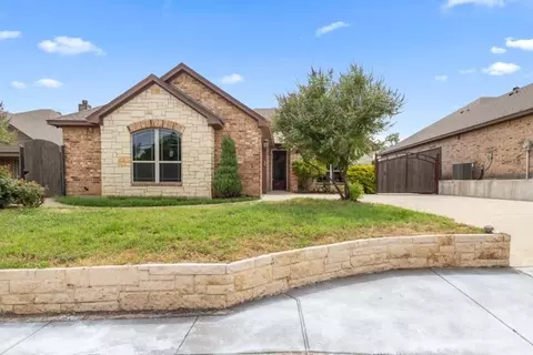 3324 Shawnee Trl, Lake Worth, TX 76135