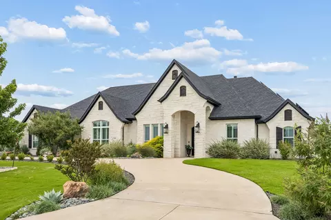1829 Ryder Lee Ln, Waxahachie, TX 75165