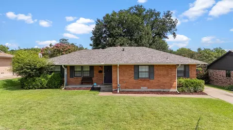 725 Branch Dr, Garland, TX 75041