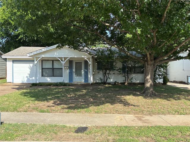 1012 Harris Dr, Euless, TX 76039