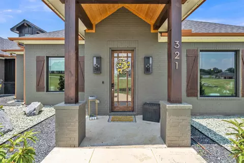 321 Pear Valley Ln, Burleson, TX 76028