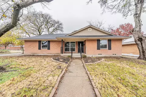 4518 Live Oak Dr, Mesquite, TX 75150
