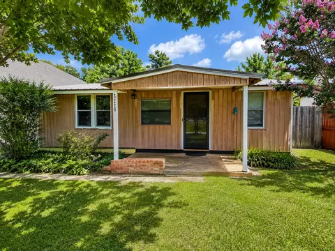 3229 Hiawatha Trl, Lake Worth, TX 76135