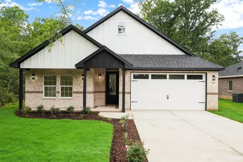 117 Parkside Dr, Trinidad, TX 75163