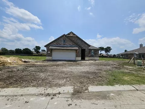 813 Silverleaf Dr, Ennis, TX 75119