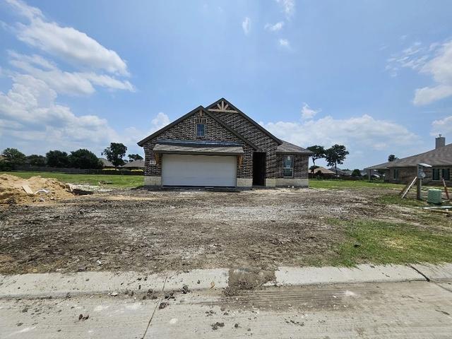 813 Silverleaf Dr, Ennis, TX 75119