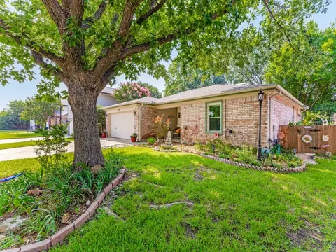 4909 Prairie Creek Trl, Fort Worth, TX 76179