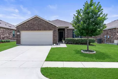 1424 Vernon Dr, Aubrey, TX 76227
