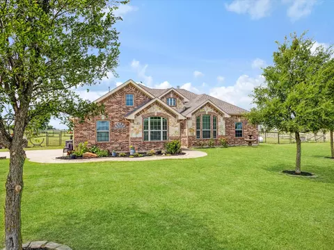 111 Petes Ct, Ponder, TX 76259
