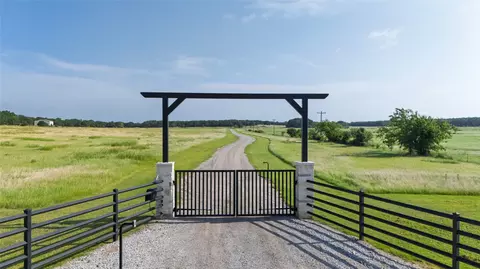 1100 County Road 1785, Sunset, TX 76270