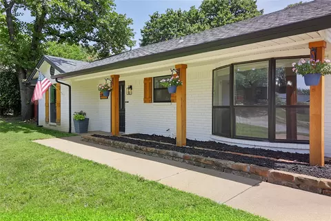 2917 Cresthaven Dr, Grapevine, TX 76051