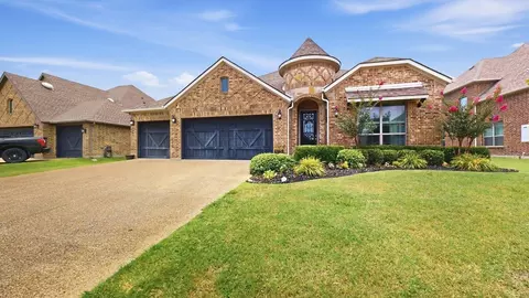 1221 Flamingo Rd, Forney, TX 75126