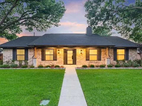 2813 Staffordshire Dr, Carrollton, TX 75007