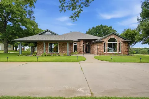 152 Fox Rd, Weatherford, TX 76088