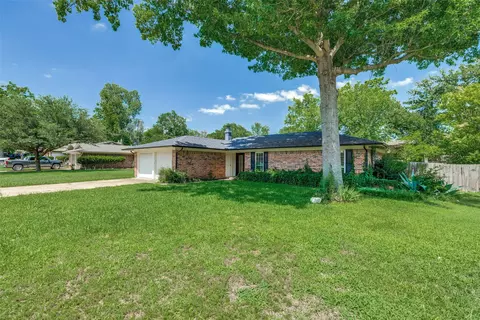 914 S Hyde Park Ave, Denison, TX 75020