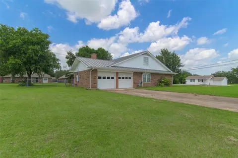 301 E 6th St, Krum, TX 76249 photo 27