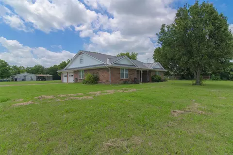 301 E 6th St, Krum, TX 76249 photo 26