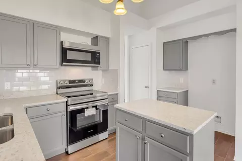 Kitchen - 7701 Cornell Dr, Rowlett, TX 75088 photo 3 of 3