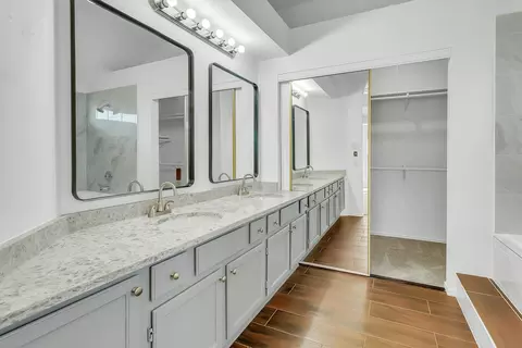 Bath - 7701 Cornell Dr, Rowlett, TX 75088 photo 3 of 4