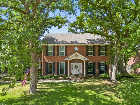 41 Oak Forrest Cir, Denton, TX 76210