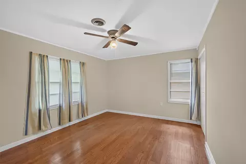Bedroom - 305 8th St NE, Springhill, LA 71075 photo 4 of 5