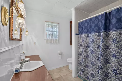 Bath - 305 8th St NE, Springhill, LA 71075 photo 1 of 2