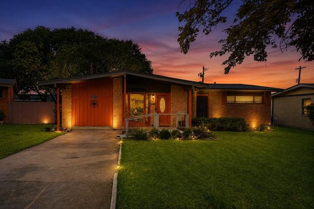 2251 Myrtlewood Dr, Dallas, TX 75232
