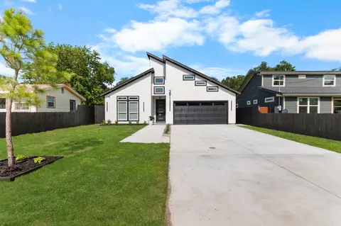 3811 Harlingen St, Dallas, TX 75212
