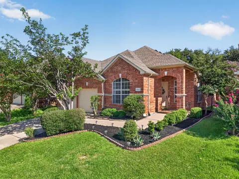 9827 Cliffside Dr, Irving, TX 75063