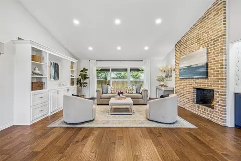 4044 Boca Bay Dr, Dallas, TX 75244