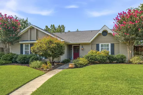 258 Creekside Ln, Coppell, TX 75019