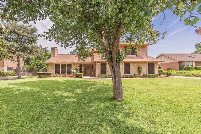 2709 Oak Trail Ct, Arlington, TX 76016