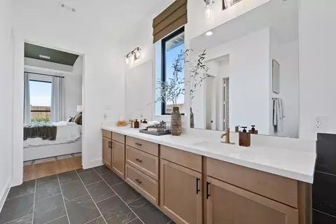 Bath - 2640 Everglades Dr, Corinth, TX 76210 photo 1 of 4