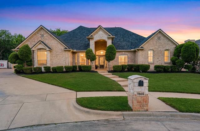 7805 Vineyard Ct, North Richland Hills, TX 76182