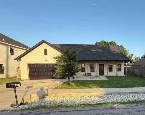 424 N Mcgraw St, Forney, TX 75126