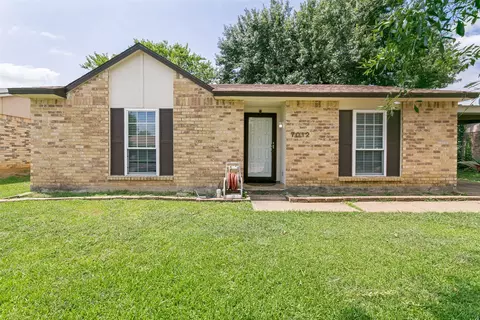 7012 Greenview Cir S, Fort Worth, TX 76120