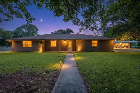 131 S Crescent St, Gorman, TX 76454
