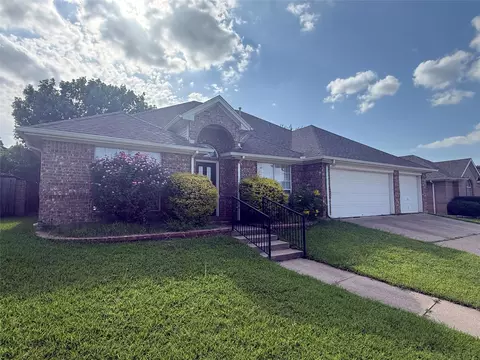 3607 Heatherbrook Dr, Arlington, TX 76001