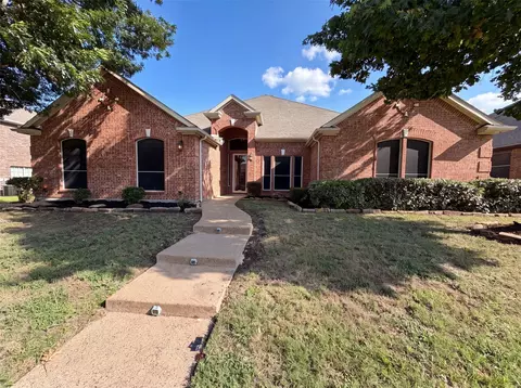 529 Olympia St, Desoto, TX 75115