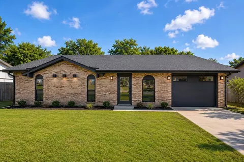 132 Yorkshire Dr, Cedar Hill, TX 75104