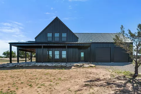 1053 Bluff Creek Dr, Strawn, TX 76475