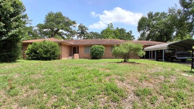 913 Lazy Ln, Bryan, TX 77802