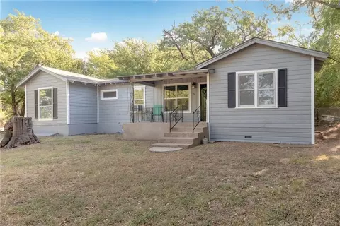 424 Wilshire Ave, Azle, TX 76020