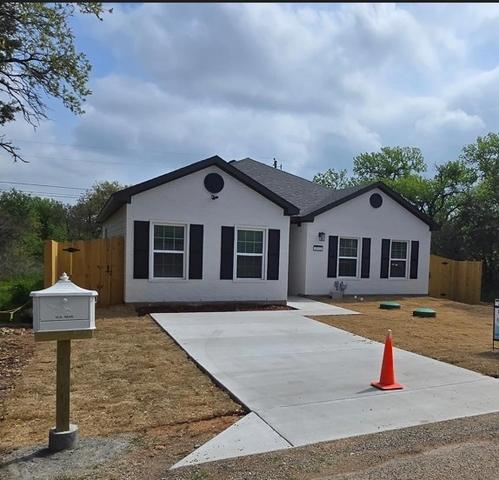 3513 Tomahawk Dr, Granbury, TX 76048