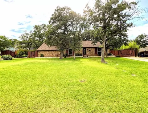 1212 Vera Ln, Kennedale, TX 76060